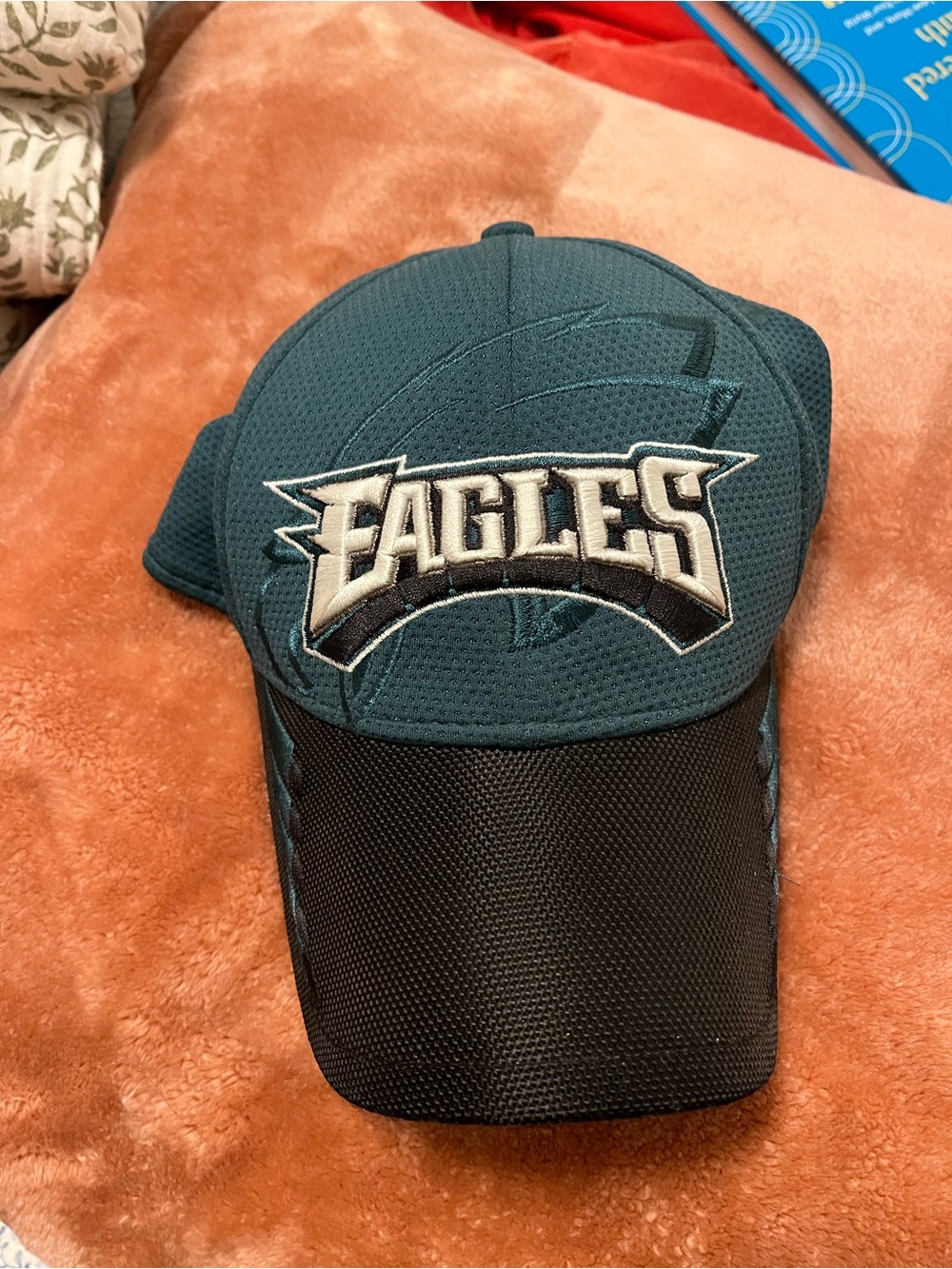 Men’s eagles hat
